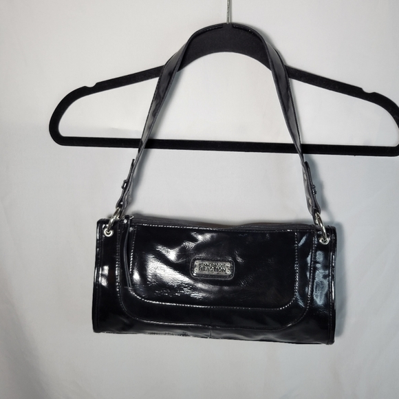 Kenneth Cole Reaction black vinyl baguette shoulder bag - Picture 8 of 8